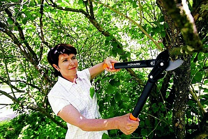 Dvouruční nůžky Fiskars (MOUNTFIELD)
