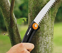 Zasouvací pilka - řez dřevin (FISKARS)