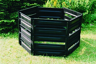 Kompostovací silo S 600 - kompost v zahradě (MOUNTFIELD)